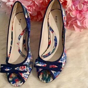 apt. 9 Navy Floral Peep-Toe Pumps